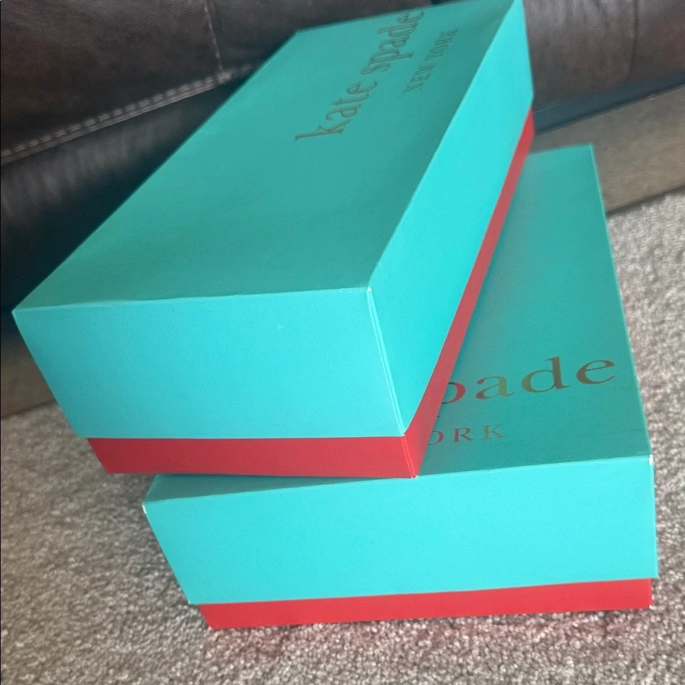 Kate Spade Turquoise Boxes with Gold Accents ♠️